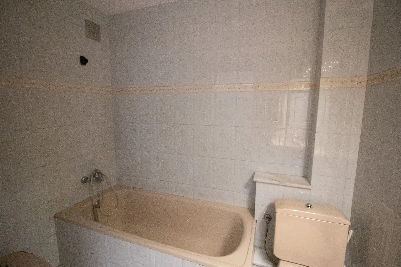 Flat for sale in Salvador Dalí, Eixample - Horta Capallera