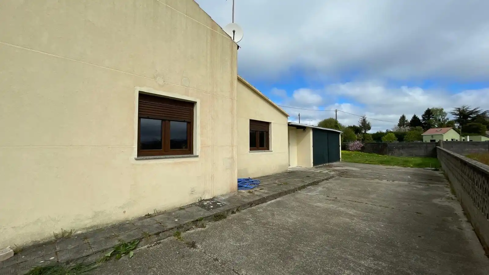 Vista exterior de Casa o xalet en venda en Ferrol amb Jardí privat, Parquet i Traster