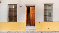 Vista exterior de Àtic en venda en  Sevilla Capital amb Aire condicionat, Calefacció i Terrassa