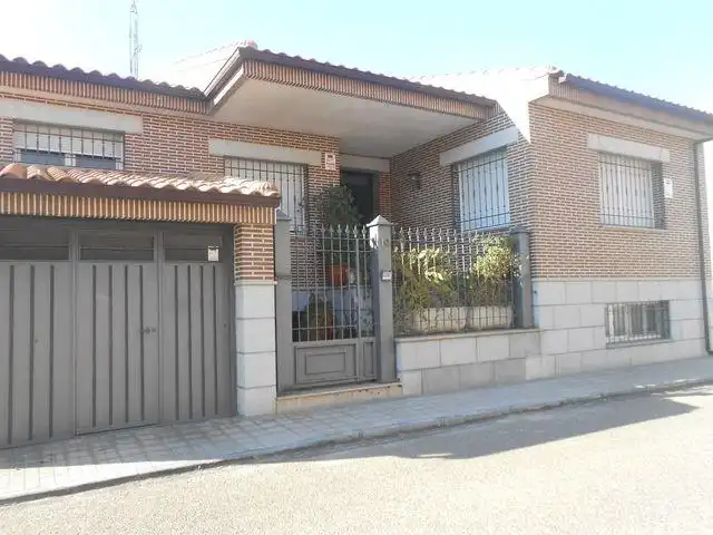 Vista exterior de Casa adosada en venta en Sonseca