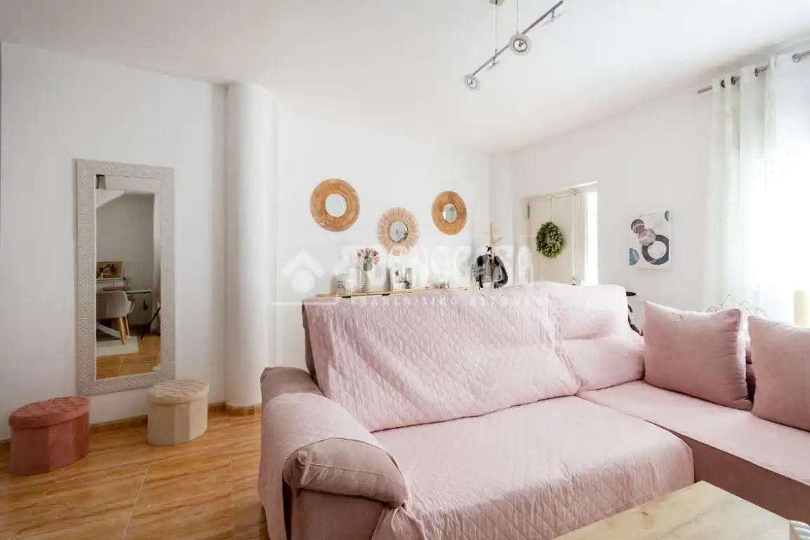 Sala de estar de Casa adosada en venta en Vélez-Málaga con Terraza