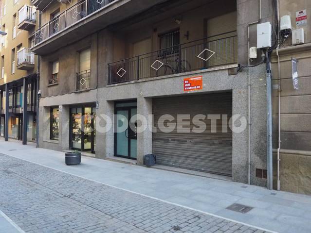 Local comercial en Venta en Sant jordi en Manlleu