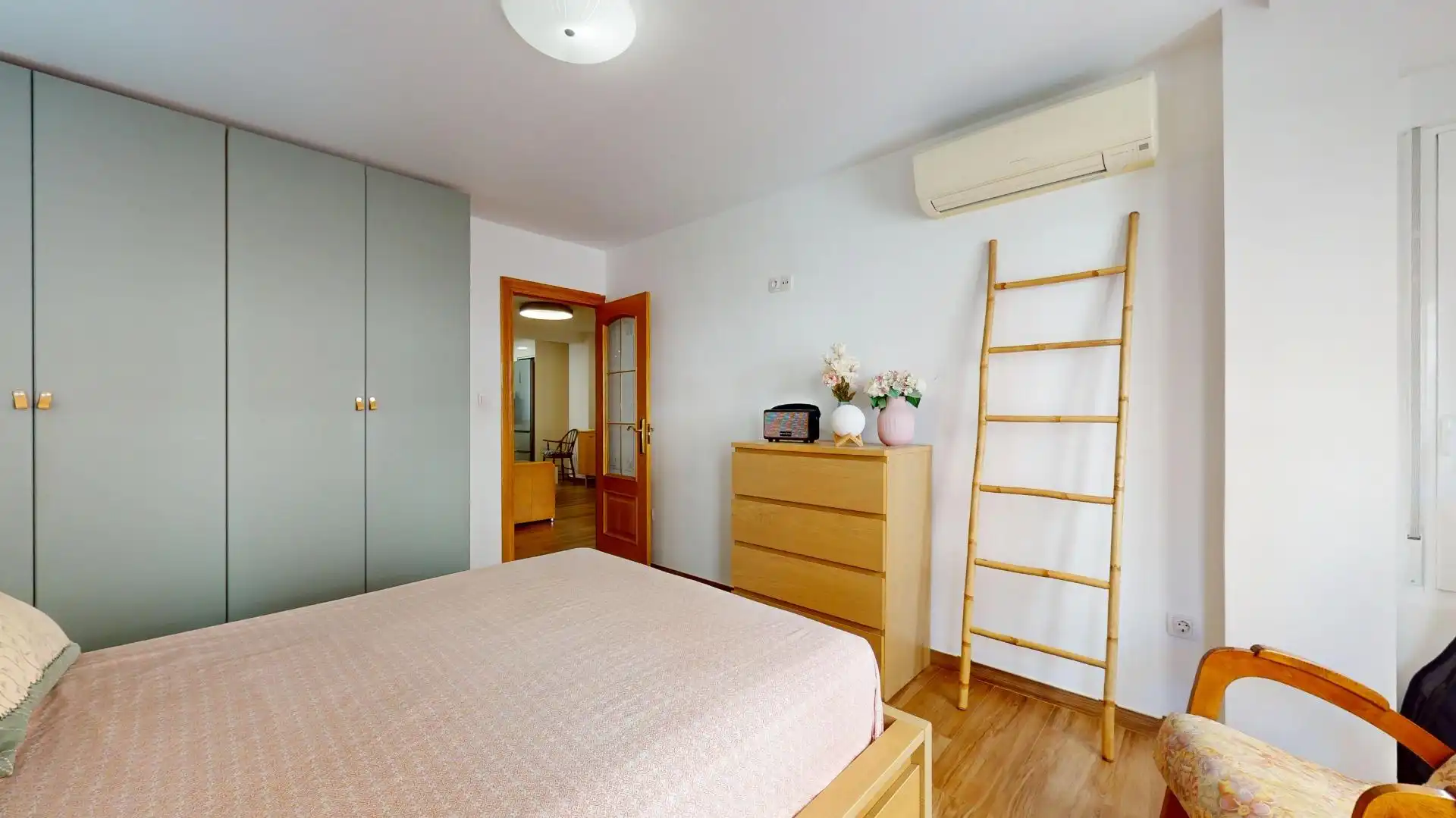 Bedroom of Flat for sale in Elche / Elx  with Air Conditioner and Balcony