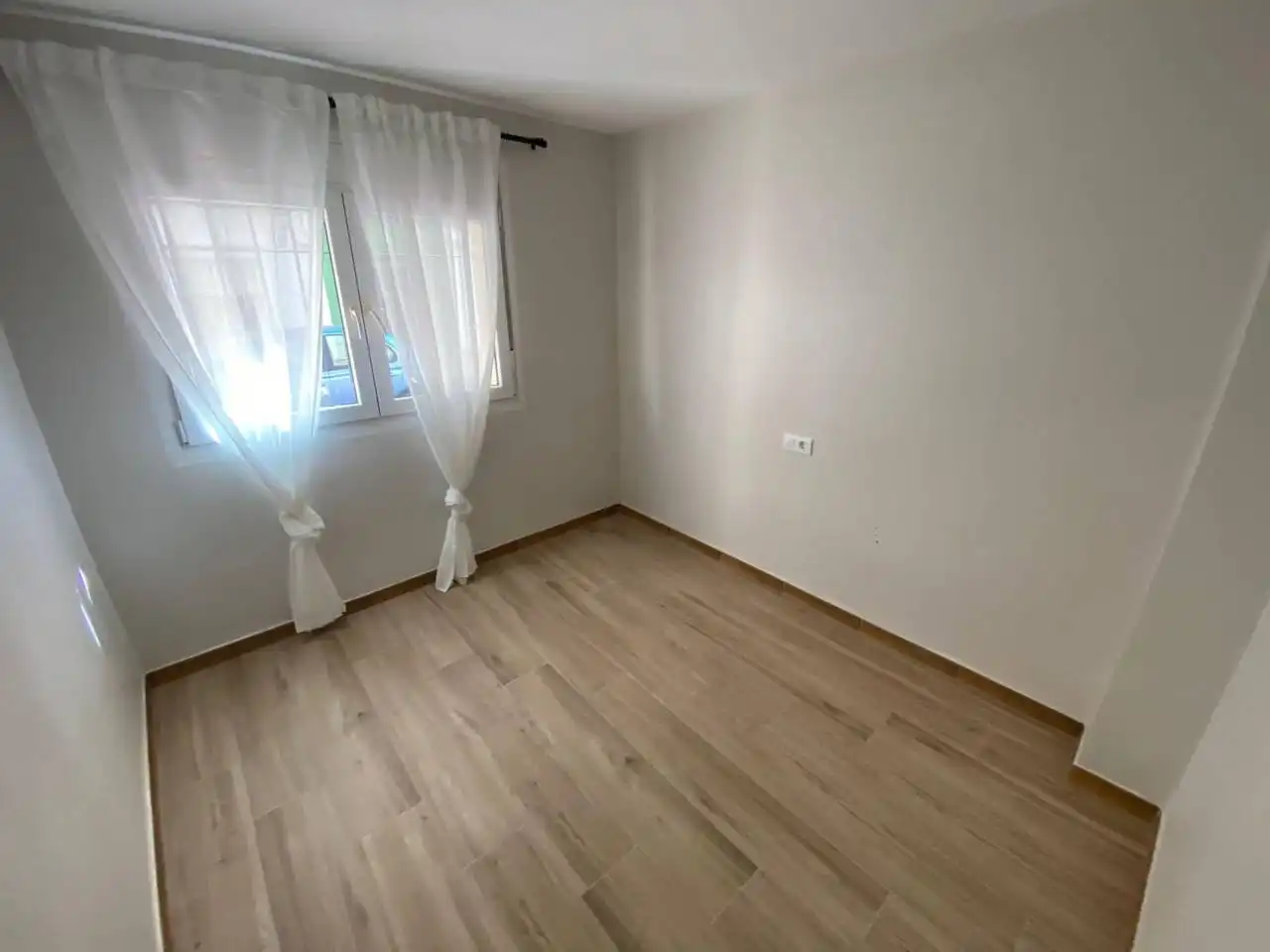 Schlafzimmer von Wohnung zum Verkauf in La Línea de la Concepción mit Möbliert