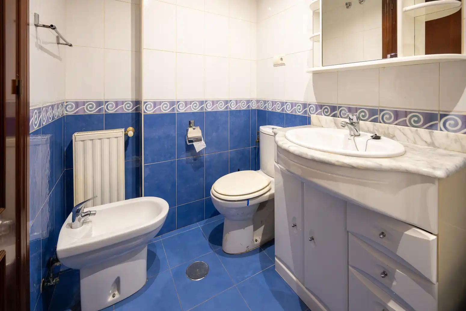 Bany de Pis en venda en Gijón  amb Calefacció i Traster