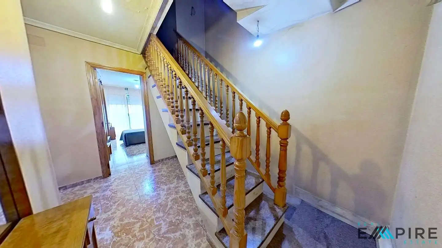 Casa o chalet en venta en Parla con Calefacción, Terraza y Amueblado