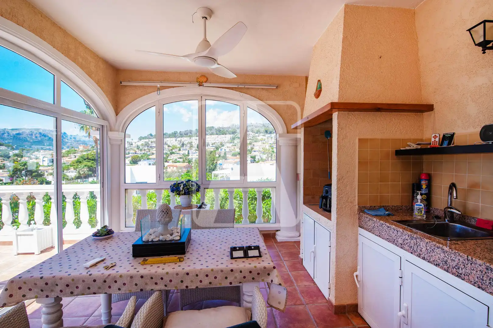 Cocina de Casa o chalet en venta en Calpe / Calp con Aire acondicionado, Calefacción y Jardín privado