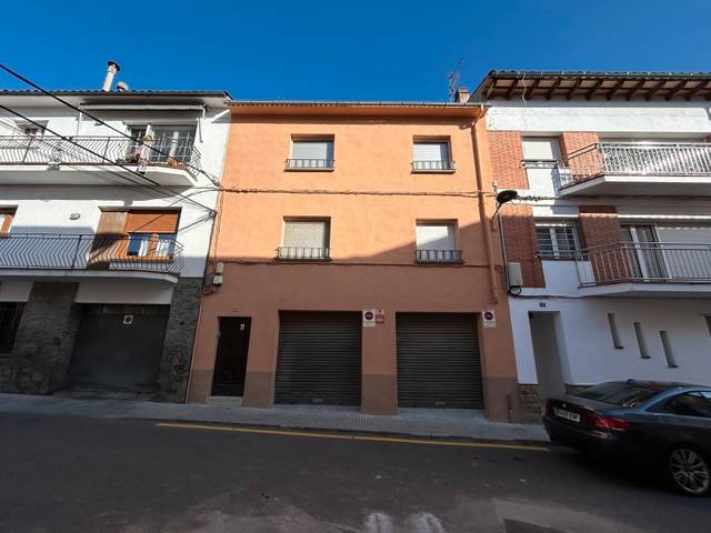 Casa adosada en Venta en Carrer de Montserrat en Sant Hipòlit de Voltregà