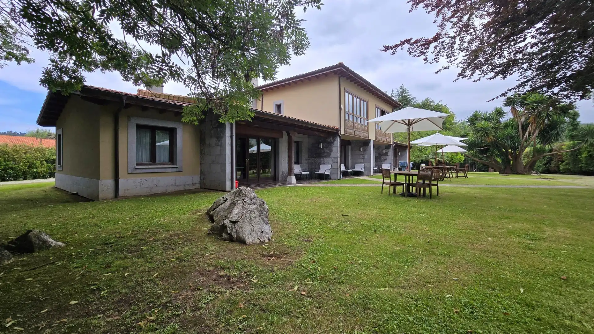 Casa o xalet en venda en Llanes amb Calefacció, Jardí privat i Piscina