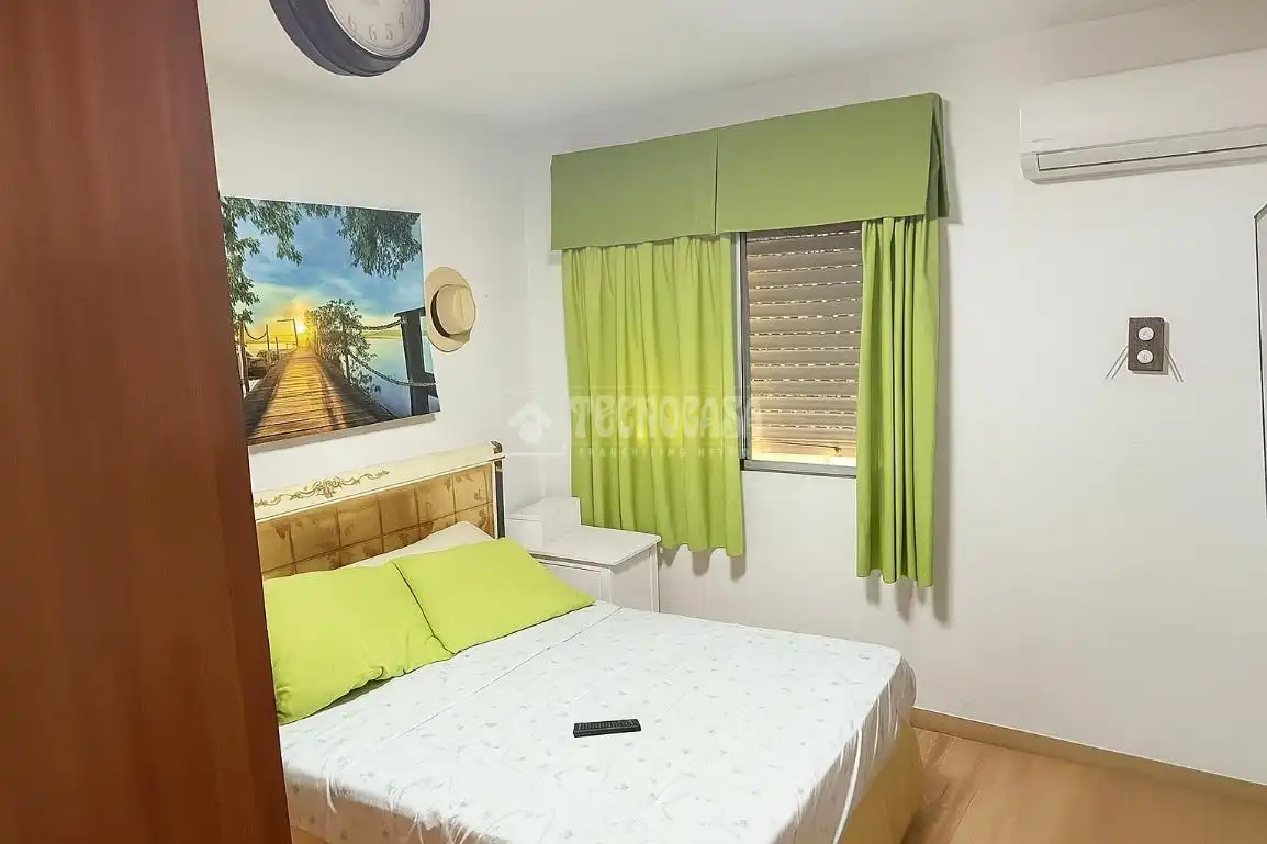 Schlafzimmer von Einfamilien-Reihenhaus zum Verkauf in Málaga mit Klimaanlage, Terrasse und Balkon