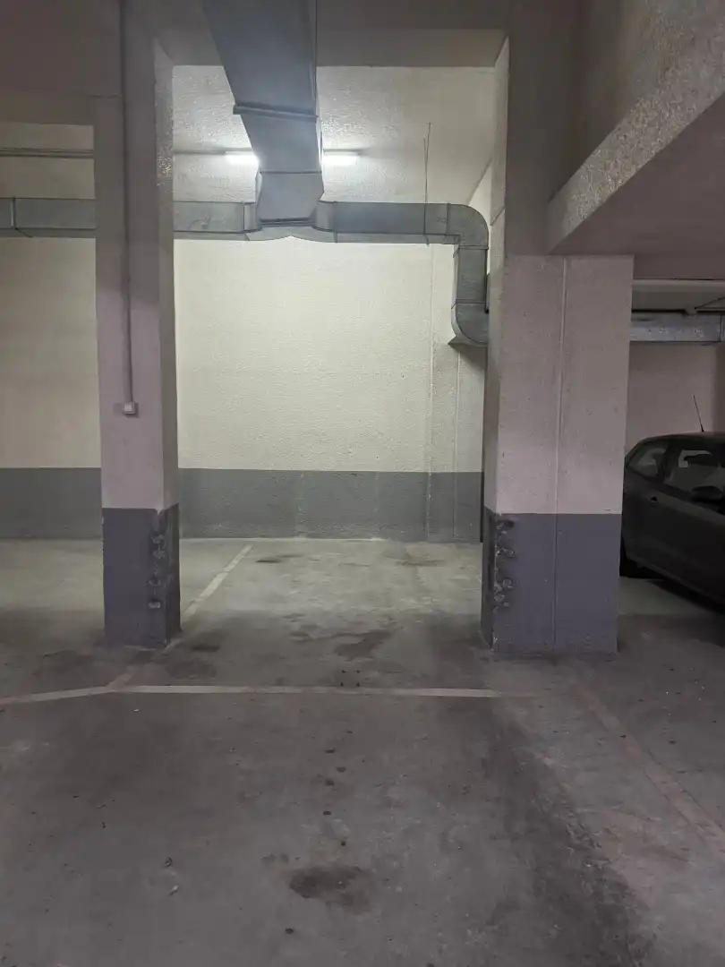 Parkplatz von Garage zur Miete in Santander
