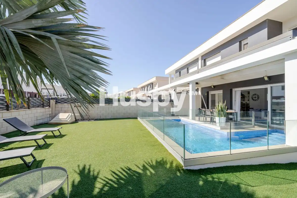 Doppelhaushälfte mit Terrasse zum Verkauf in Calle Malta, imagen 2