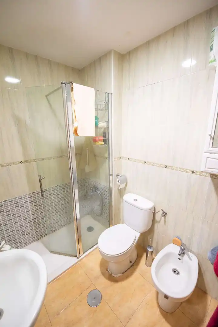 Bathroom of Flat for sale in Plasencia  with Air Conditioner, Heating and Furnished