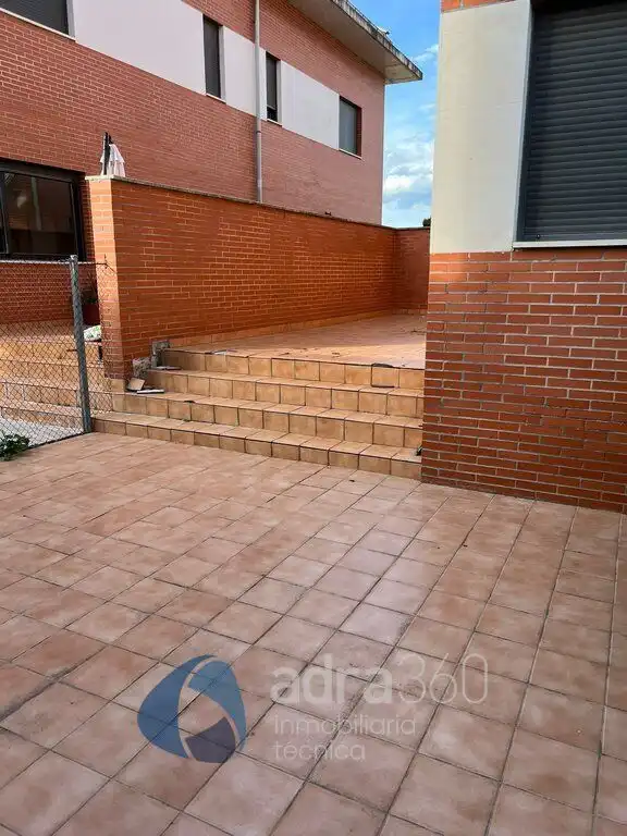 Terrassa de Casa o xalet en venda en Cirueña amb Calefacció, Jardí privat i Terrassa