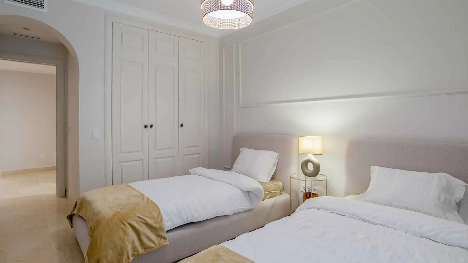 Schlafzimmer von Wohnungen zum Verkauf in Marbella mit Klimaanlage, Terrasse und Abstellraum
