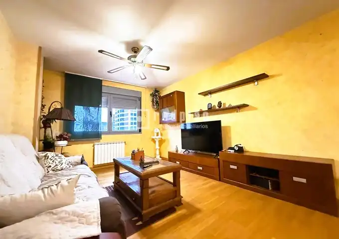 Vista exterior de Pis en venda en Guadalajara Capital amb Calefacció, Parquet i Terrassa