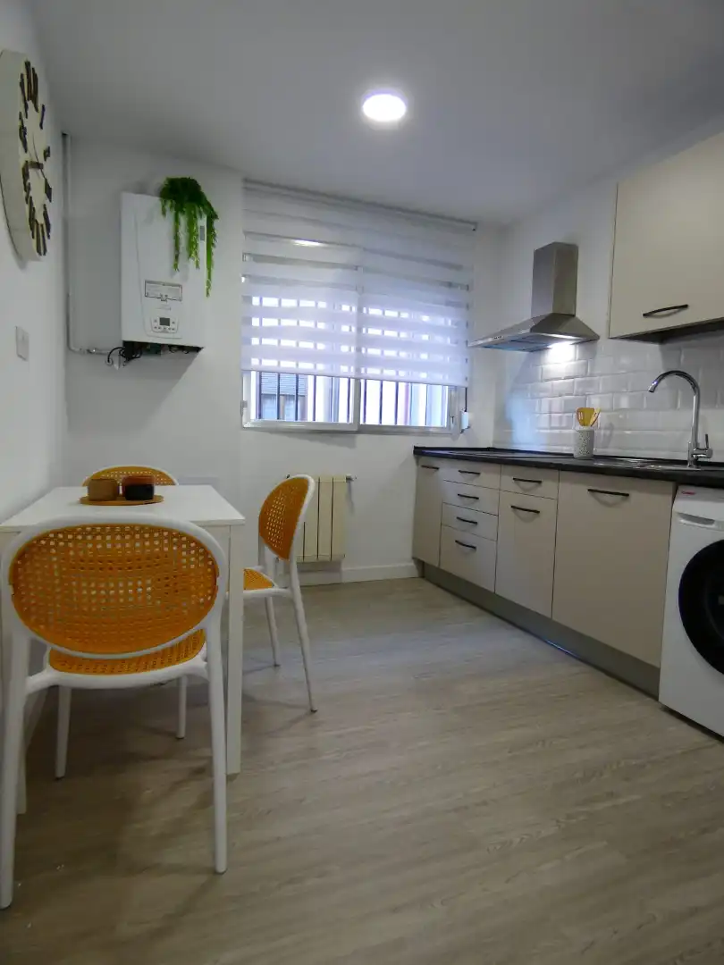 Cocina de Piso para compartir en Ávila con Calefacción, Amueblado y Horno