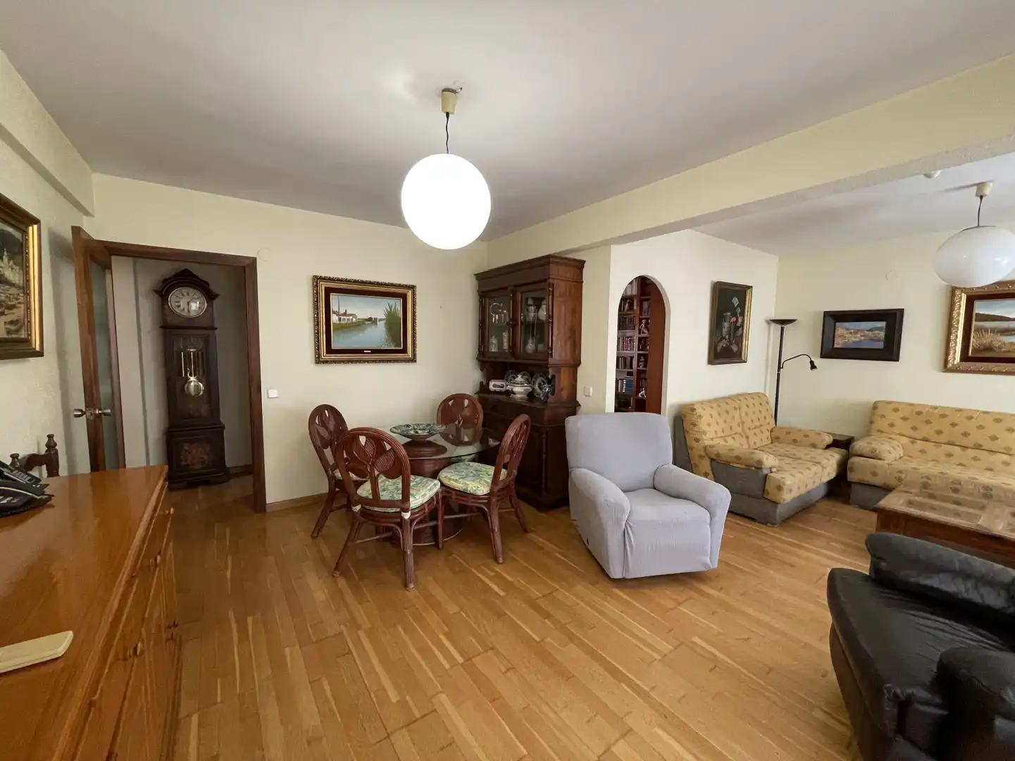 Sala d'estar de Pis en venda en Valencia amb Aire condicionat i Balcó