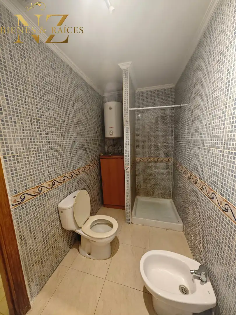 Baño de Piso en venta en Yuncos con Aire acondicionado, Calefacción y Amueblado