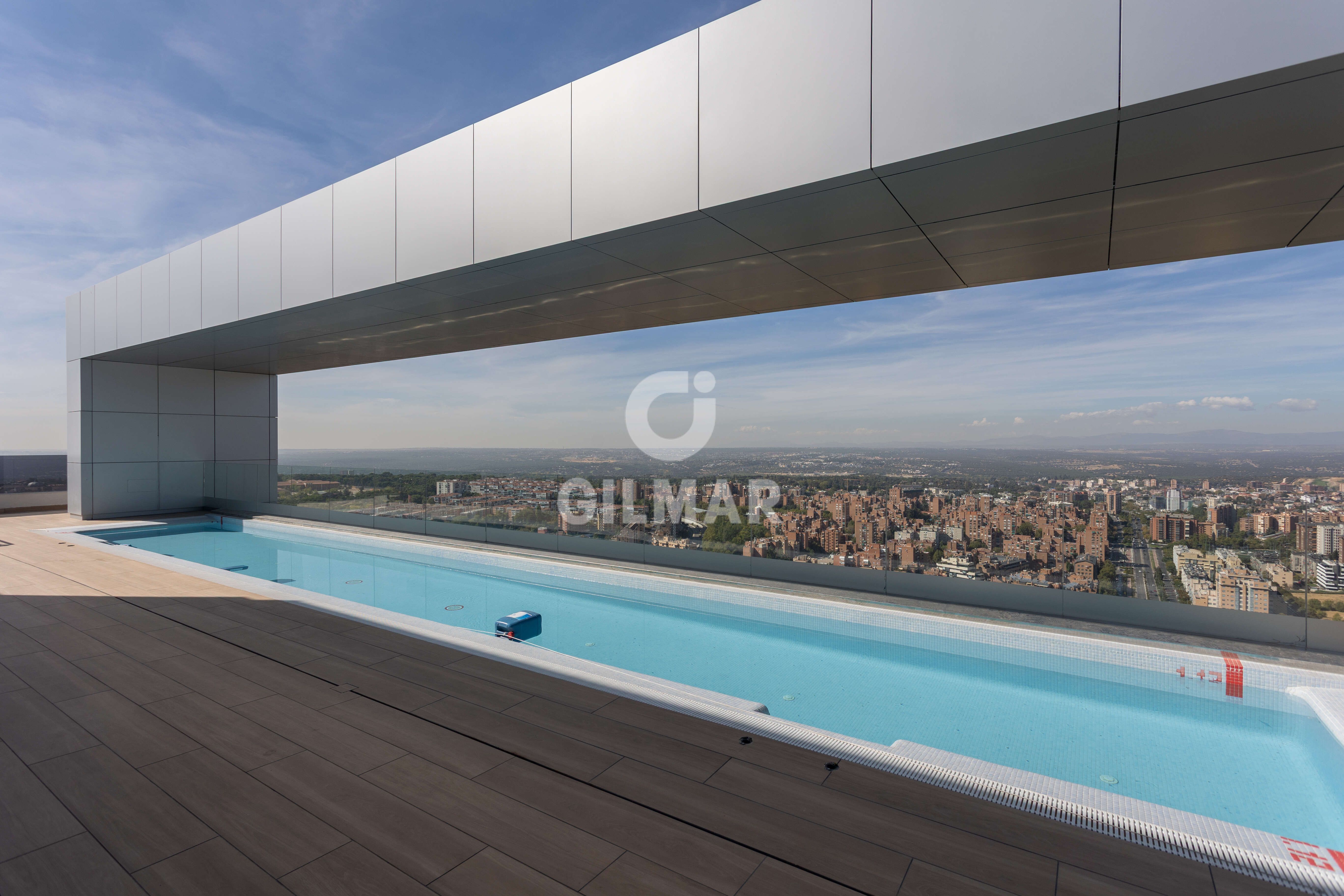 Swimming pool of Flat for sale in  Madrid Capital  with Heating, Storage room and Swimming Pool