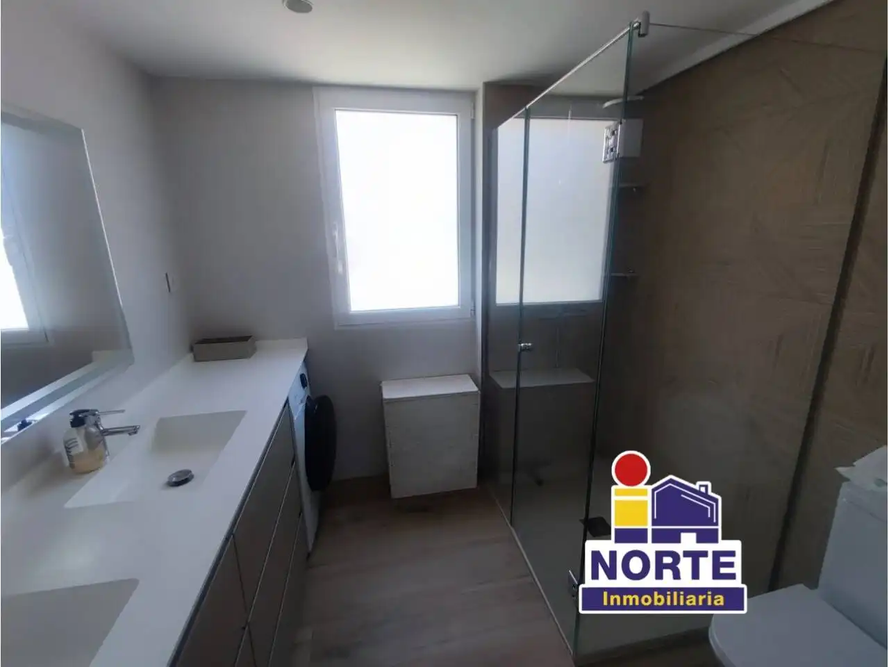 Baño de Piso de alquiler en Alcoy / Alcoi con Aire acondicionado, Calefacción y Amueblado