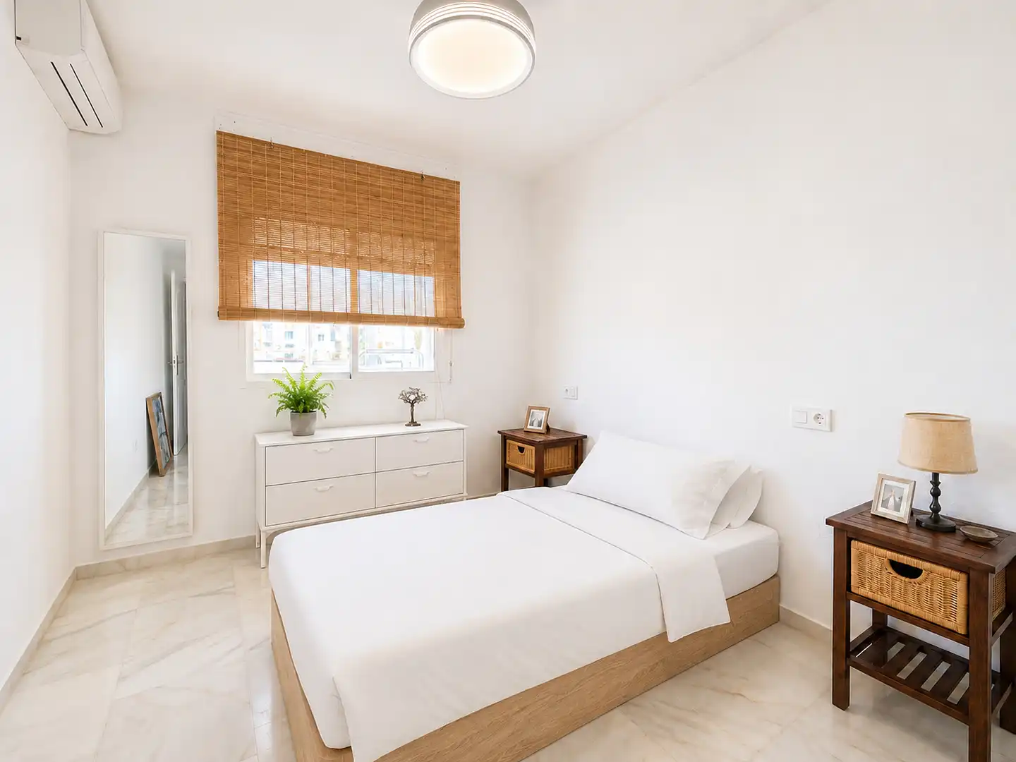 Bedroom of Apartments for rent in Benalmádena  with Air Conditioner, Terrace and Furnished