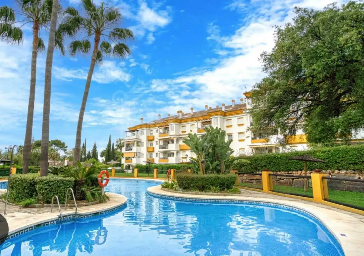 Piso con ascensor en venta en Milla de Oro, imagen 2