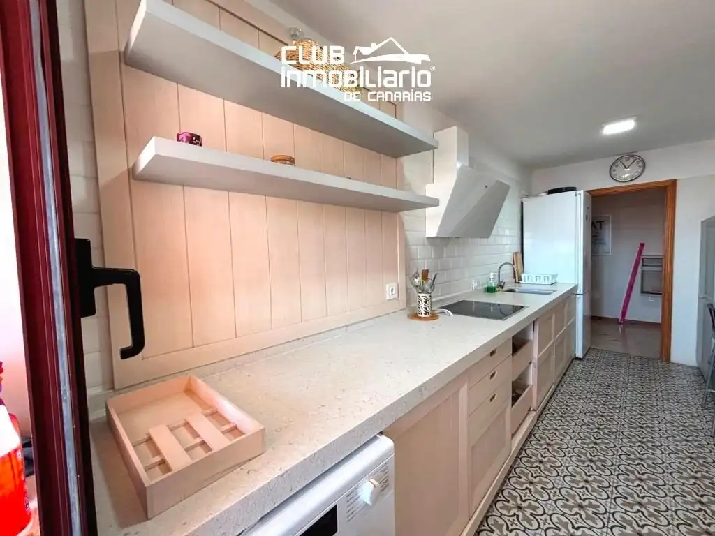 Cuina de Pis de lloguer en Santa Cruz de Tenerife amb Aire condicionat, Terrassa i Balcó