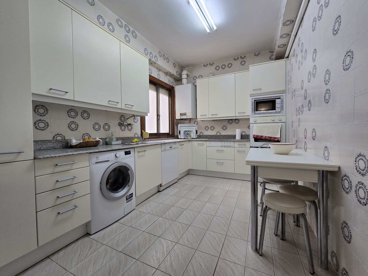 Kitchen of Flat for sale in  Logroño  with Heating, Parquet flooring and Storage room