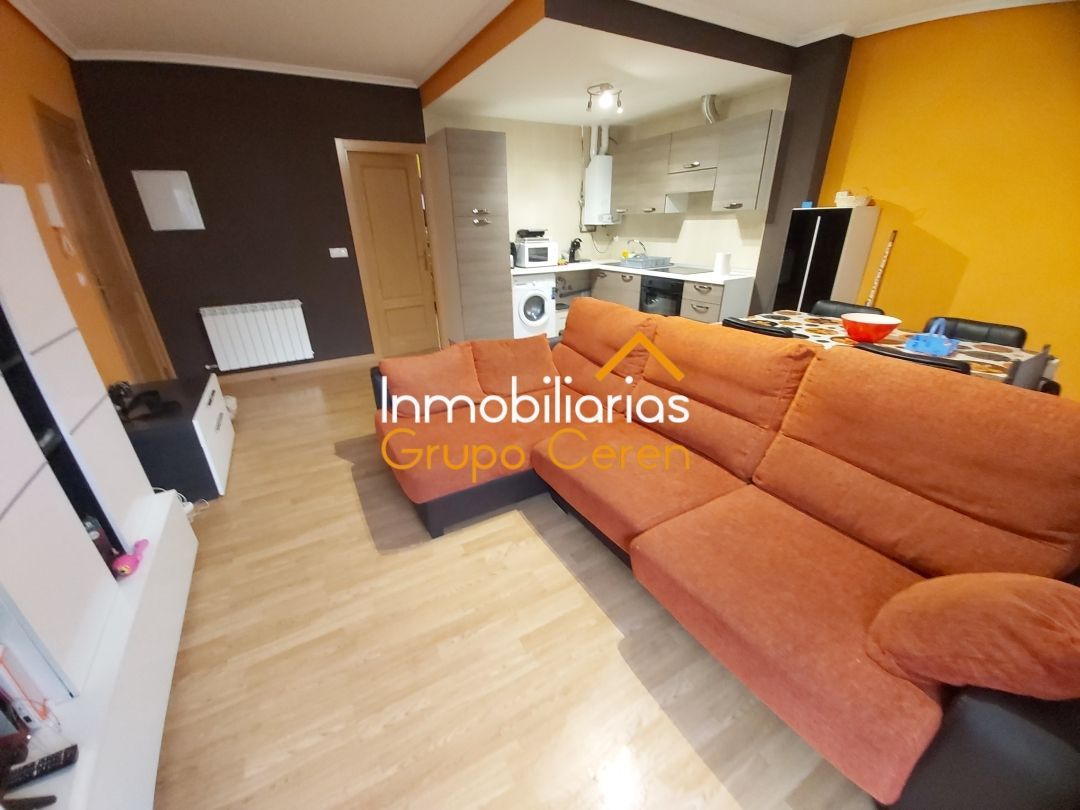Sala d'estar de Pis de lloguer en Grañón amb Calefacció, Jardí privat i Terrassa