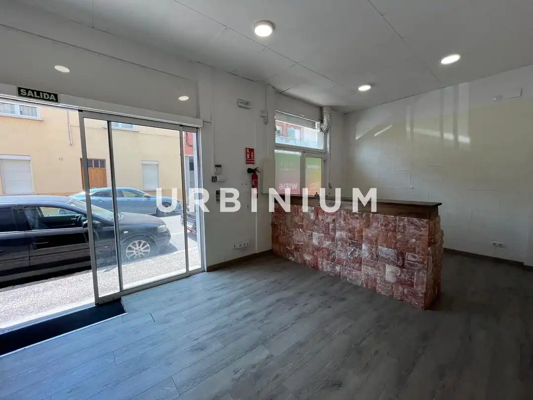 Local comercial en venda a Carrer del Riu Freser, imagen 2
