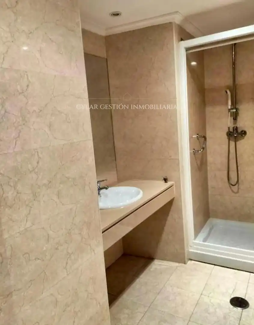 Bany de Pis de lloguer en Salamanca amb Calefacció, Parquet i Forn
