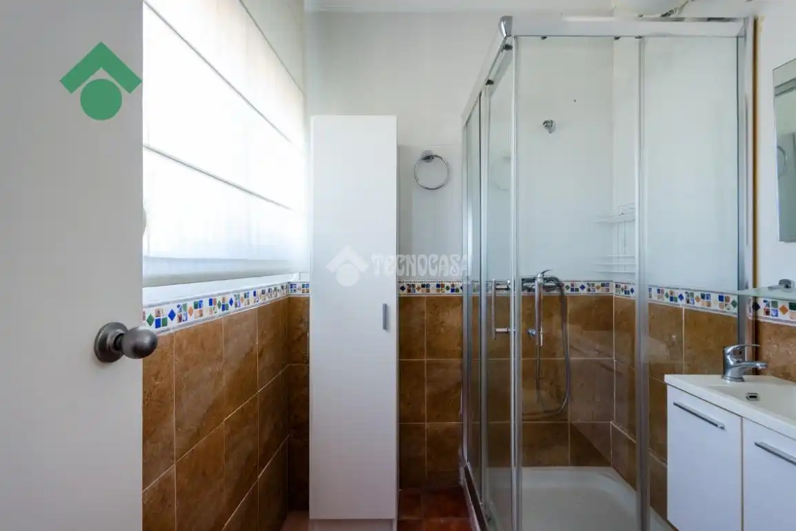 Badezimmer von Wohnung zum Verkauf in Almuñécar mit Möbliert