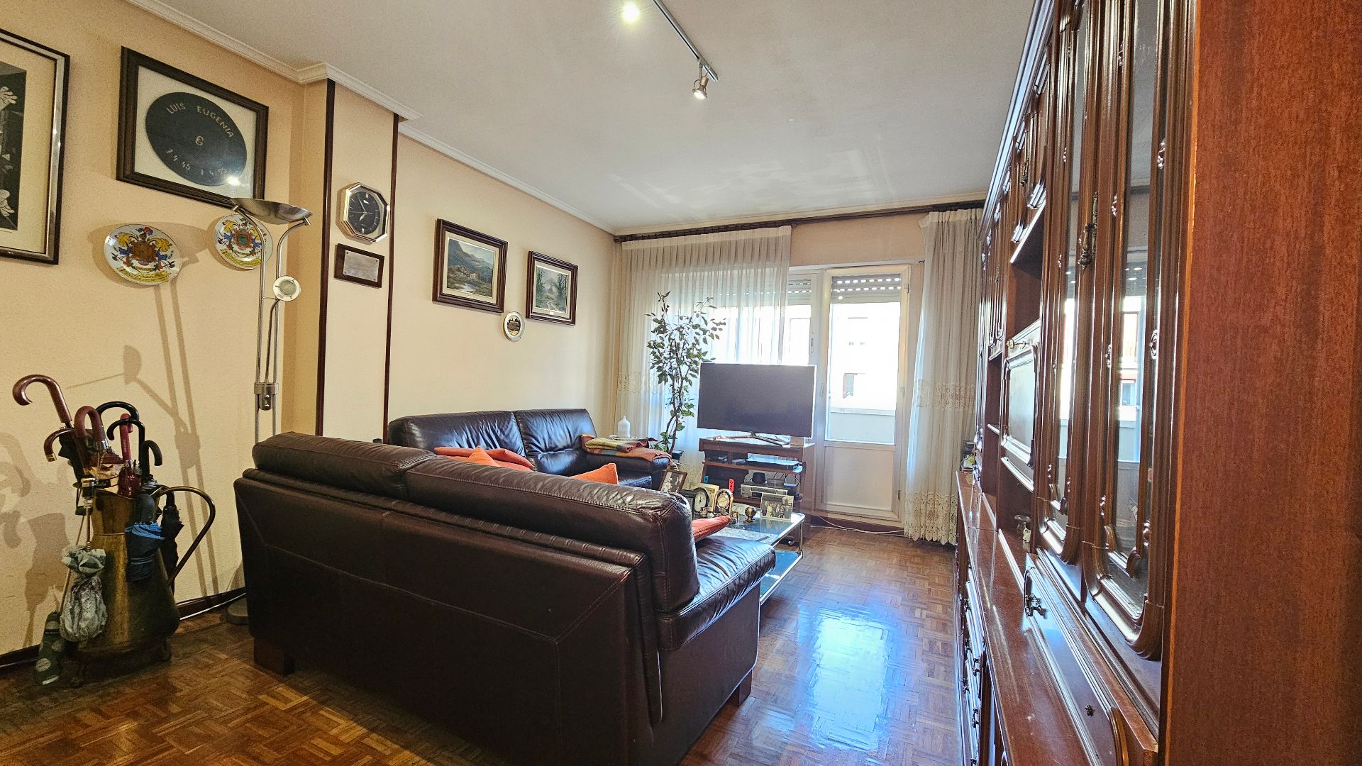 Sala de estar de Piso en venta en Vitoria - Gasteiz con Calefacción, Terraza y Trastero