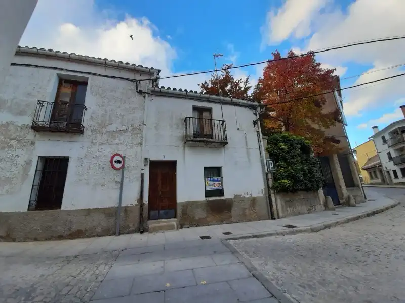 Vista exterior de Casa o chalet en venta en El Espinar con Jardín privado