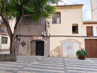 Haus mit Balkon zum Verkauf in Plaça de Sant Esteve 1
