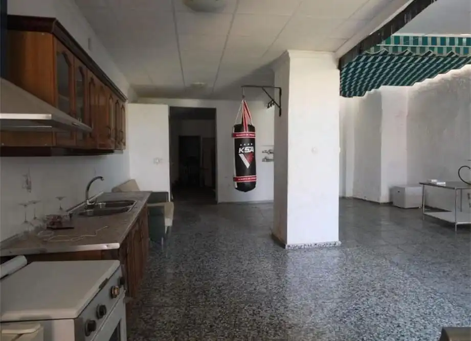 Edificio en venta en Guadix