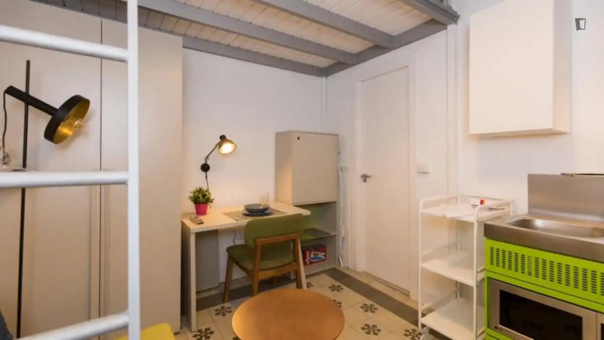Study for rent in San Matías - Realejo