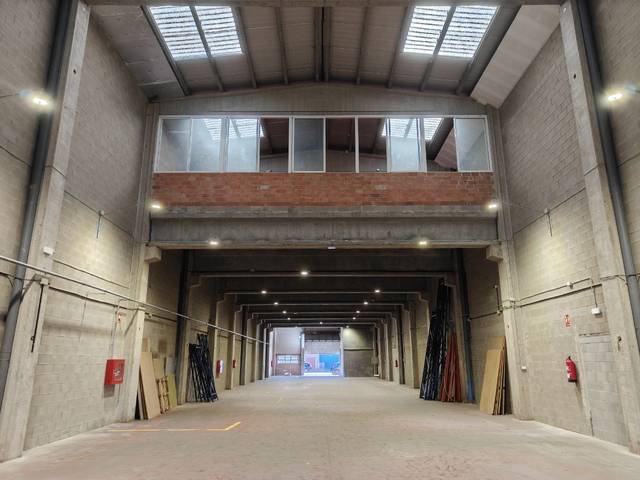 Nave industrial en Alquiler en POLIGON EL PLA , -1 en El Pla