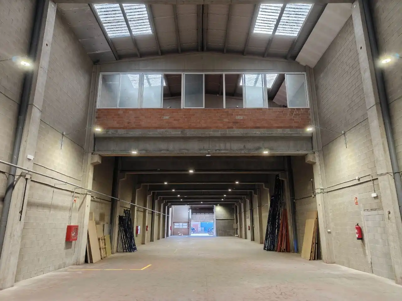 Fabrikhallen zur Miete in Sant Feliu de Llobregat