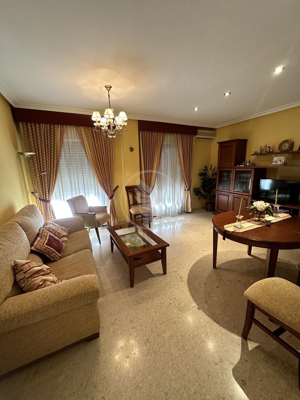 Sala d'estar de Pis en venda en Linares amb Aire condicionat