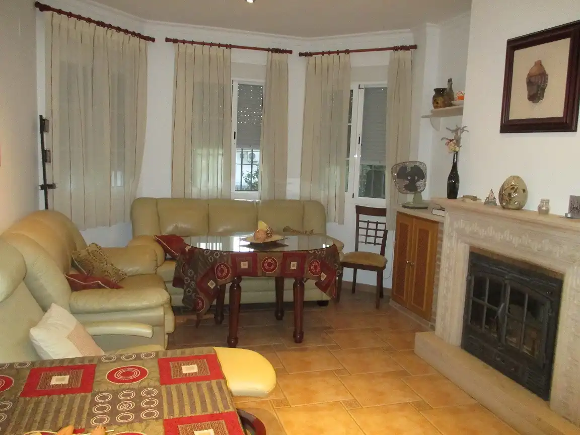 Chalet con piscina en venta en La Carlota