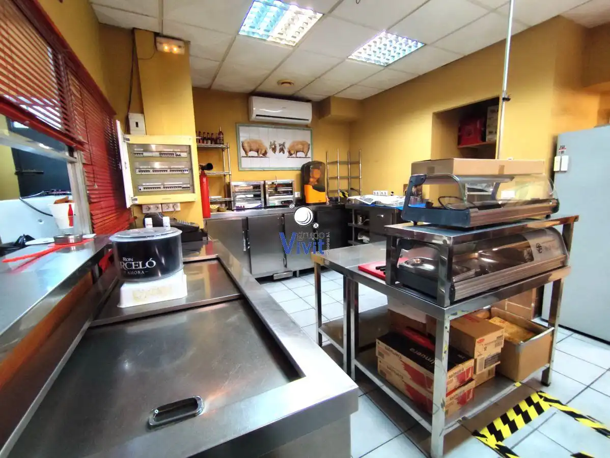 Kitchen of Houses for sale in Sevilla  with Terrace and Balcony