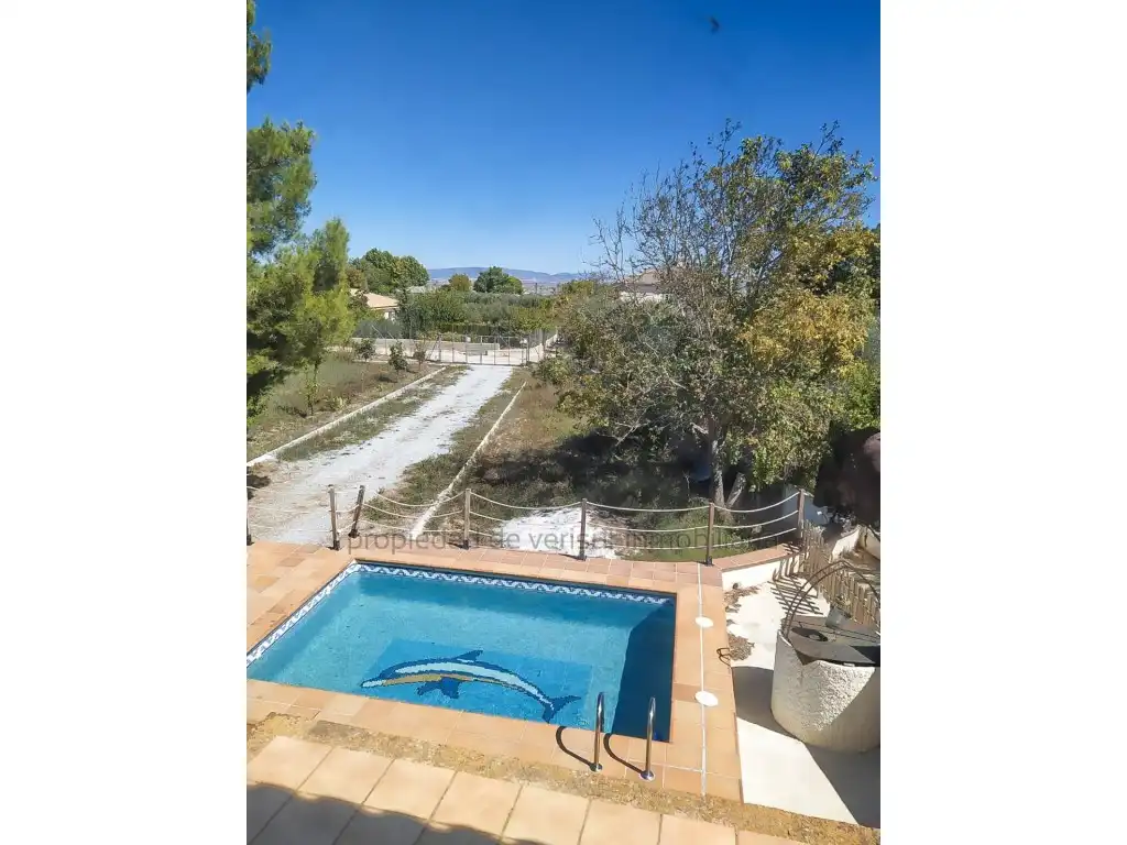 Country homes for sale in Baza