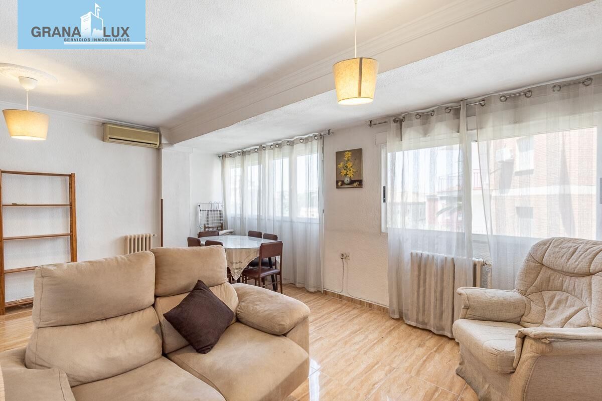 Habitación de Piso en venta en  Granada Capital con Calefacción