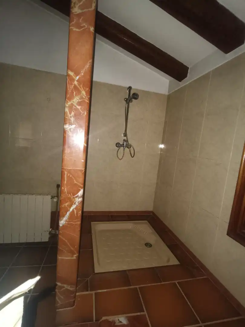 Baño de Casa o chalet en venta en Camarasa con Calefacción, Trastero y Balcón