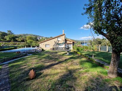 Jardí de Casa o xalet en venda en Ourense Capital  amb Calefacció, Jardí privat i Parquet