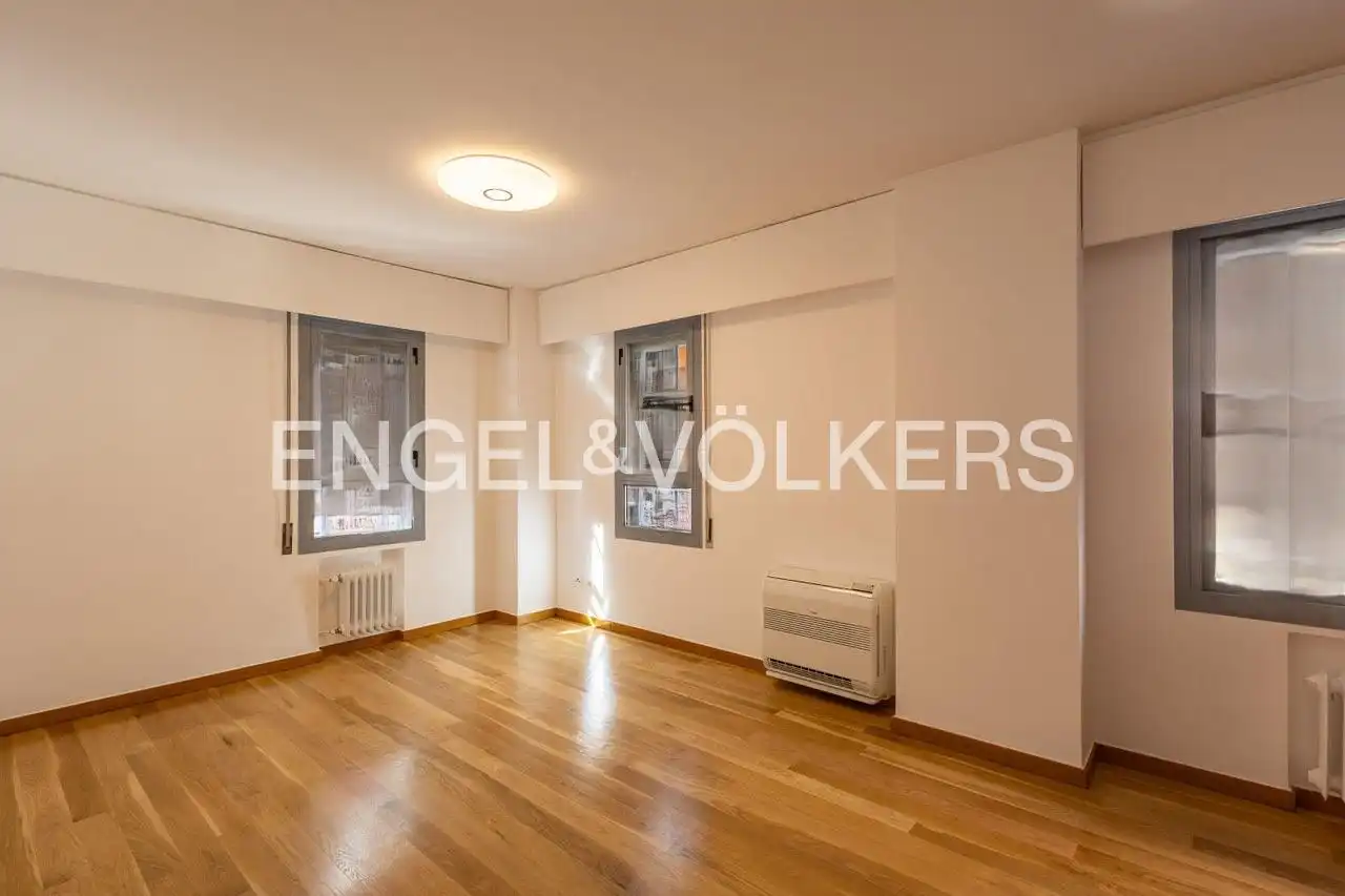 Wohnzimmer von Wohnung zum Verkauf in Madrid mit Klimaanlage, Heizung und Terrasse