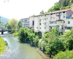Vista exterior de Edifici en venda en Ripoll