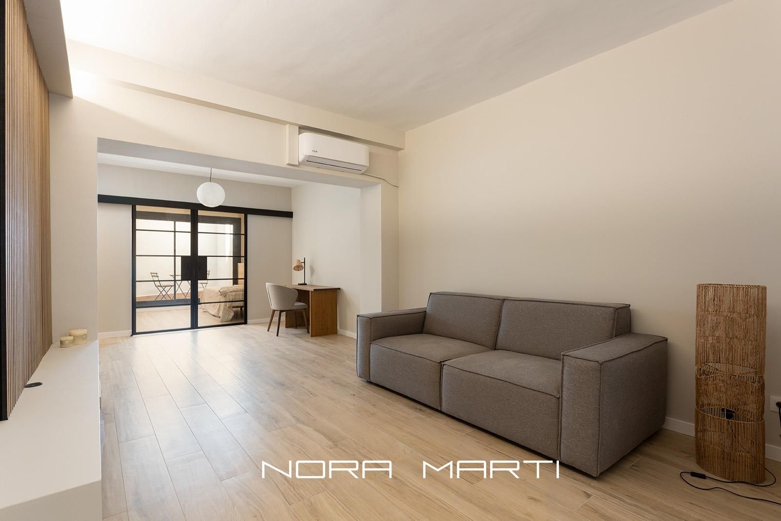 Living room of Study to rent in  Barcelona Capital  with Heating and Parquet flooring